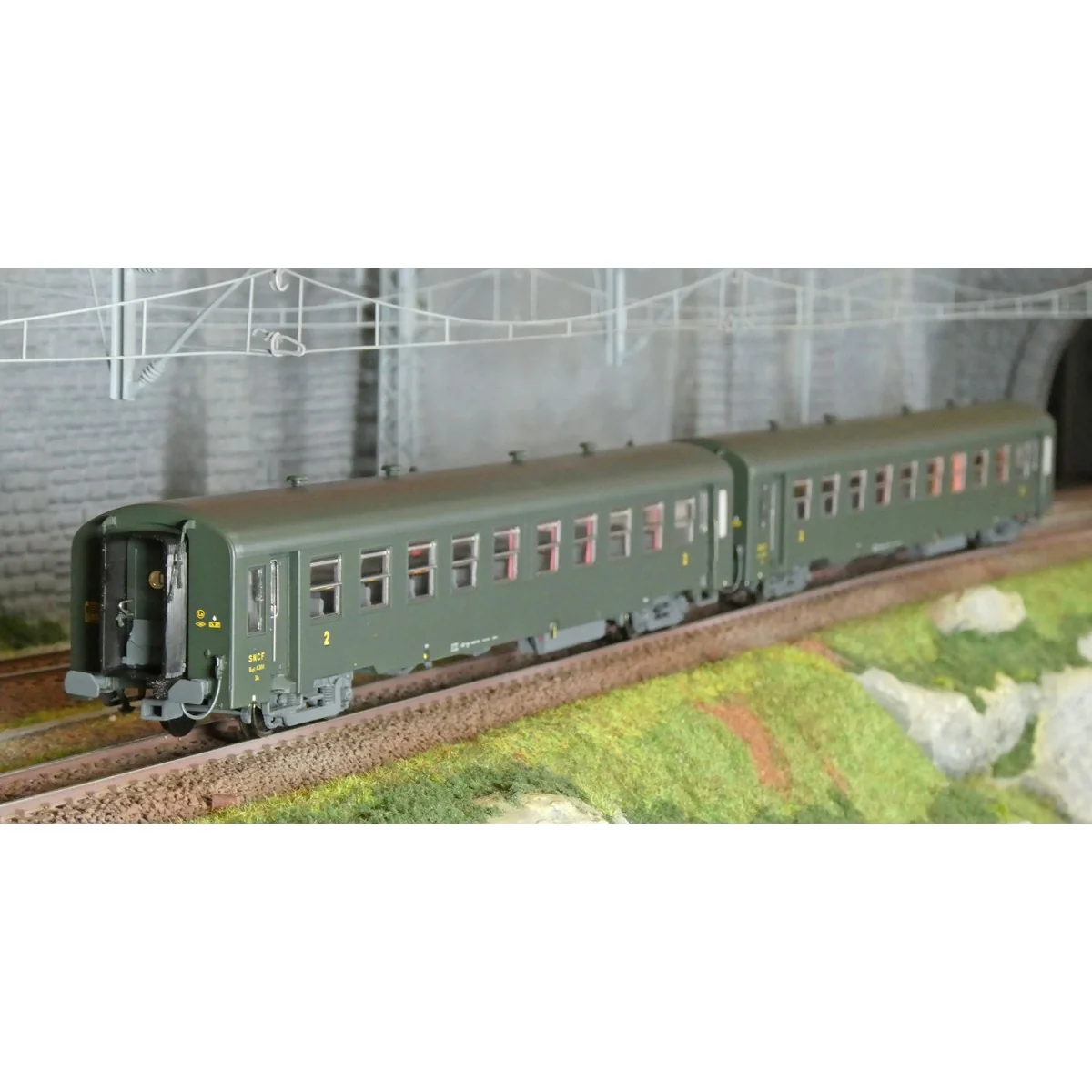 Models Word 40021 Set of 2 short USI coaches, SNCF, Bmyfi U60, gree...