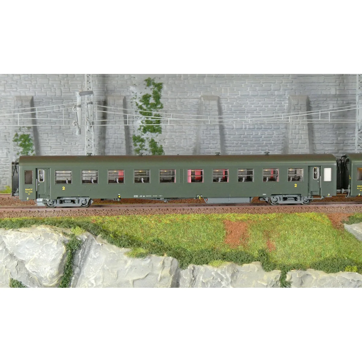 Models Word 40021 Set of 2 short USI coaches, SNCF, Bmyfi U60, gree...