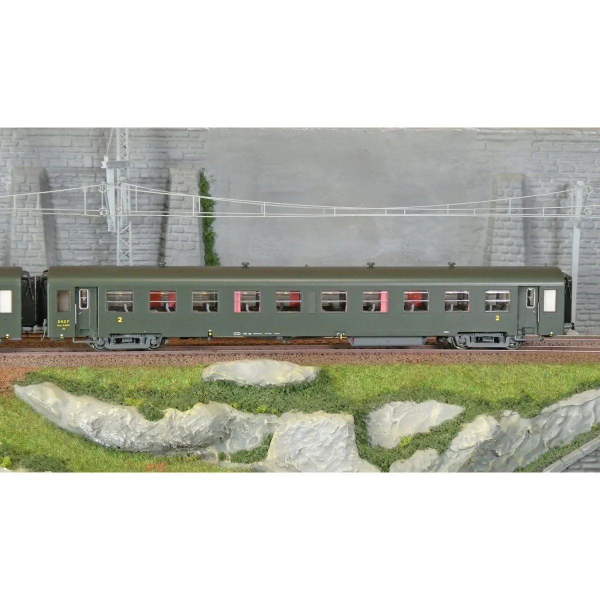 Models Word 40021 Set of 2 short USI coaches, SNCF, Bmyfi U60, gree...