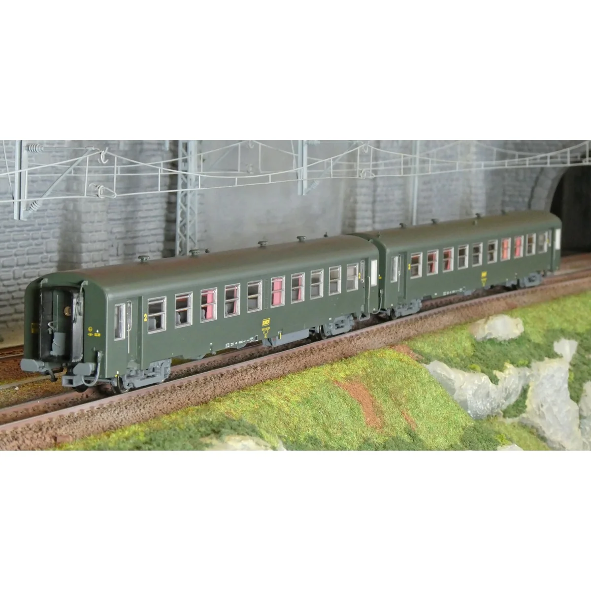 Models Word 40022 Set of 2 short USI coaches, SNCF, B10t U60, green...