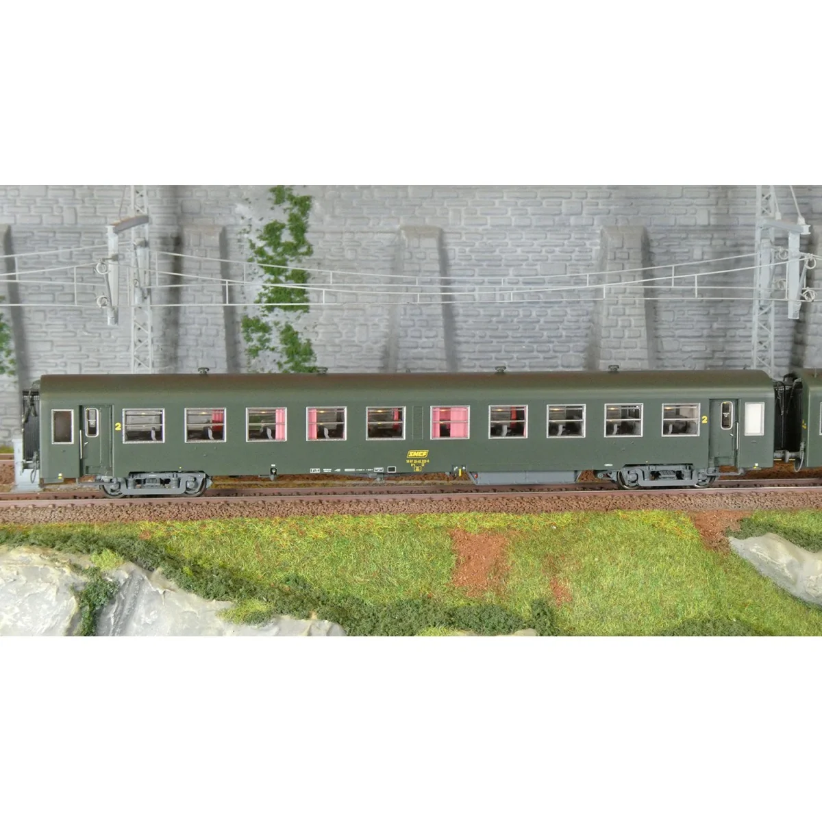 Models Word 40022 Set of 2 short USI coaches, SNCF, B10t U60, green...
