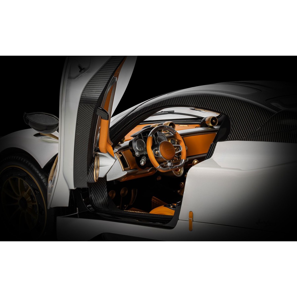 Pocher HK123 Pagani Utopia Coupé - Bianco Perla 1/8 Pocher HK123 - 5