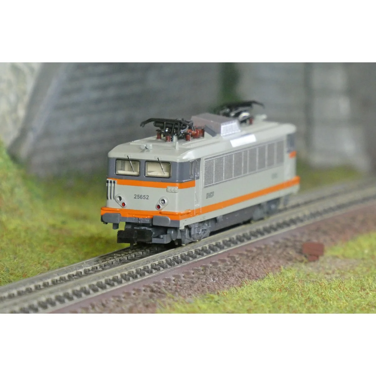 Piko 94210 Electric locomotive BB 25652, SNCF, long cab, N - 1/160 ...