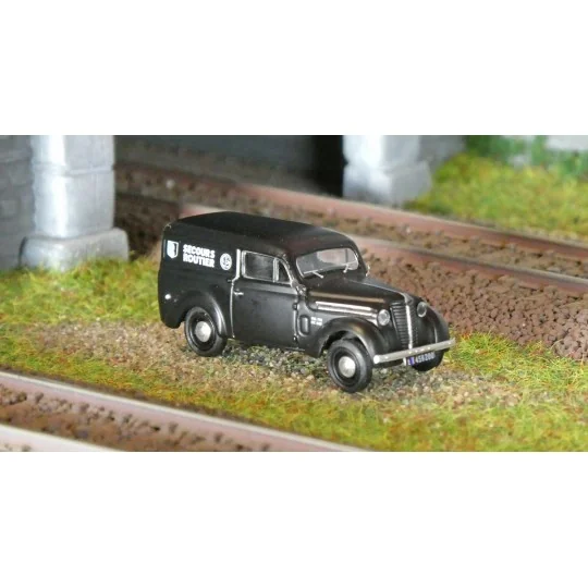 CB-201-Ree Modeles CB201 Renault Juvaquatre Panel Van, Black, Roadside Assistance