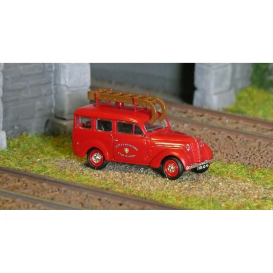 CB-204-Ree Models CB204 Renault Juvaquatre Break "FIRE DEPARTMENT" Car with Glazed Doors + Ladder