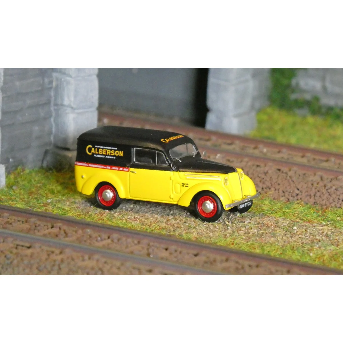 Ree Modeles CB207 Renault Juvaquatre Panel Van "CALBERSON" - CB-207