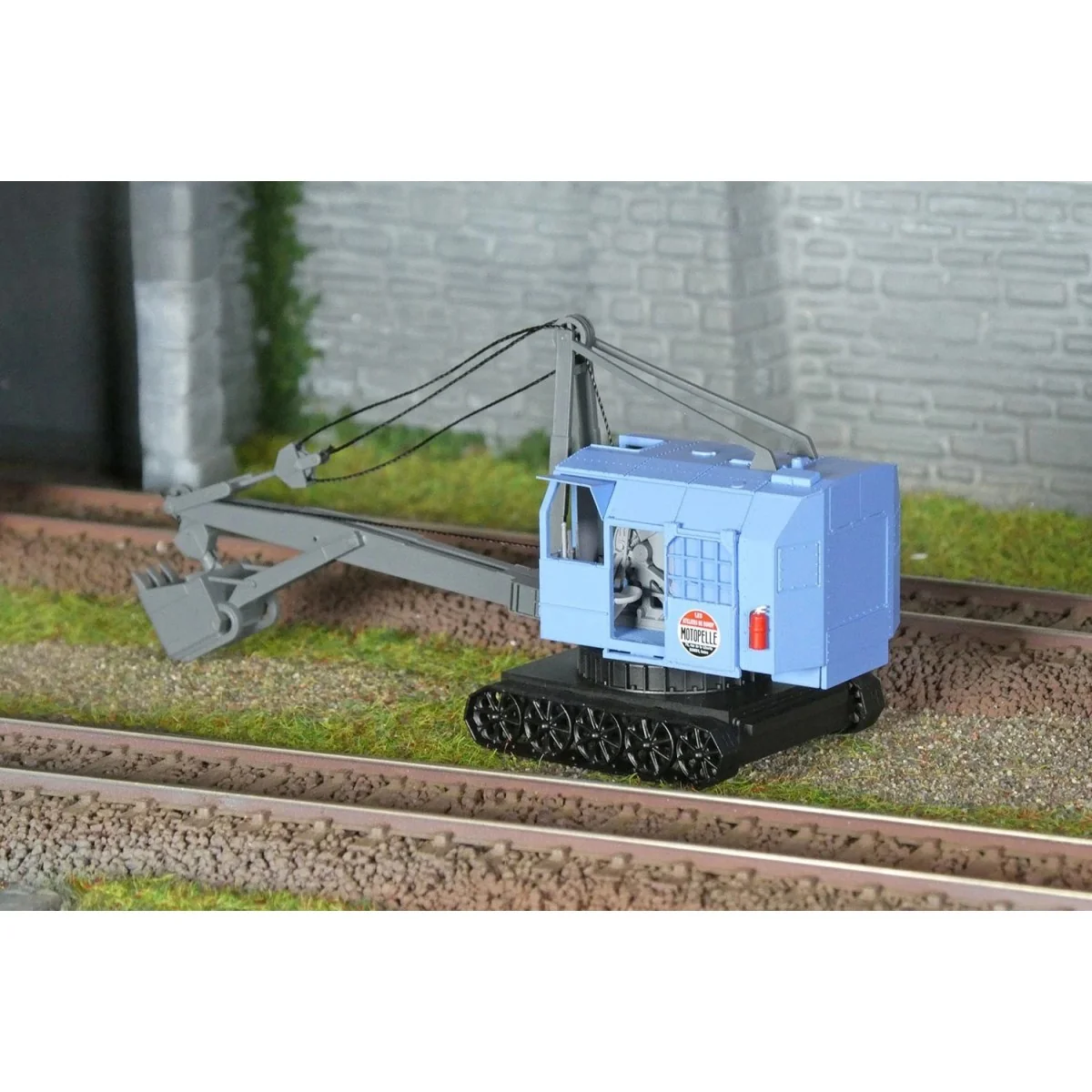 Ree Modeles CB156 Bondy Excavator on Blue Tracks, Motor Loader - CB...