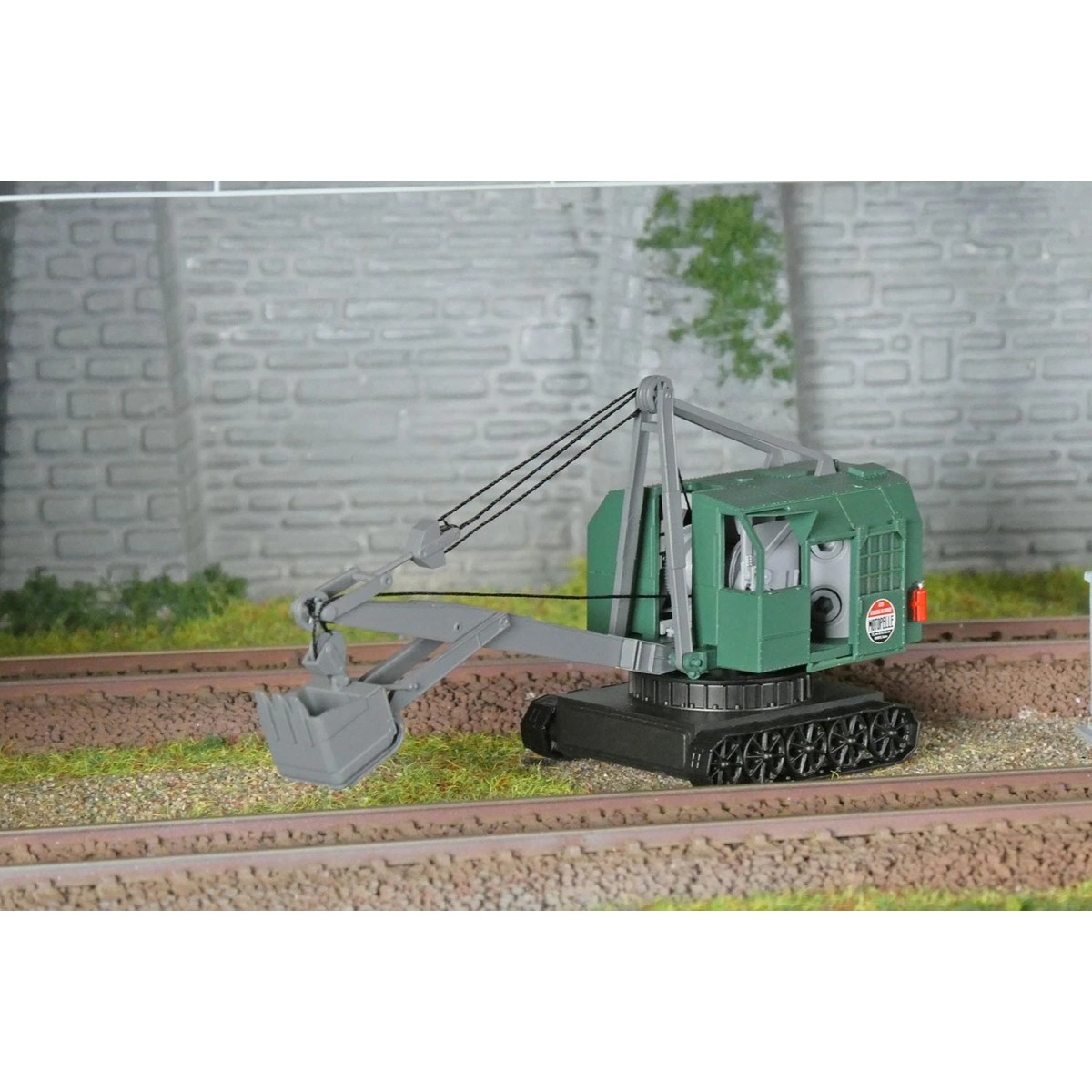 Ree Modeles CB157 BONDY Excavator on Green Tracks, MOTOR LOAD - CB-157