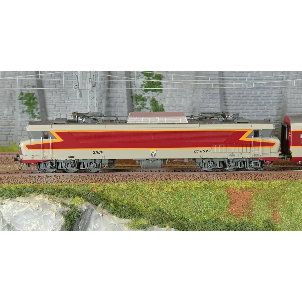 LS Models 11002 Grand Confort Aquitaine Set: SNCF CC 6529 Locomotiv...