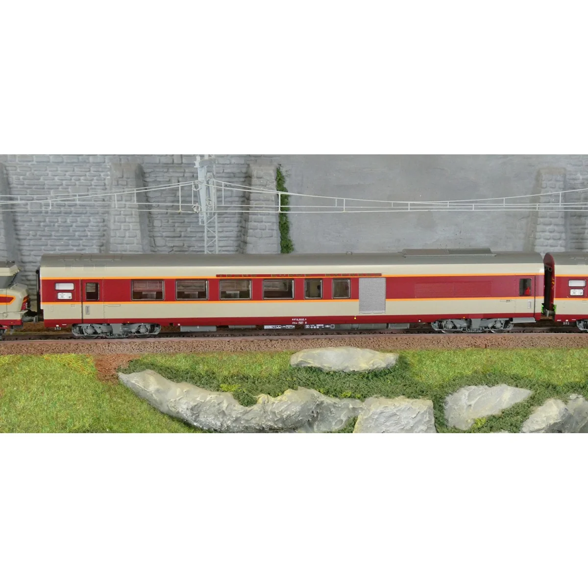 LS Models 11002 Grand Confort Aquitaine Set: SNCF CC 6529 Locomotiv...