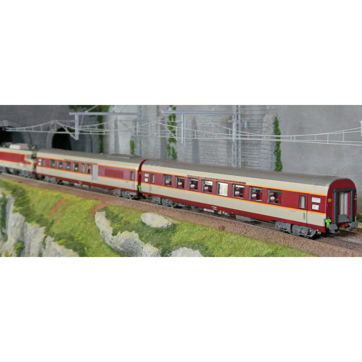 Ls Models 11002 Set Grand Confort Aquitaine Locomotive CC 6529 SNCF + A4Dtux + A8tu, livrée origine, sud-ouest Ls models Lsm_110