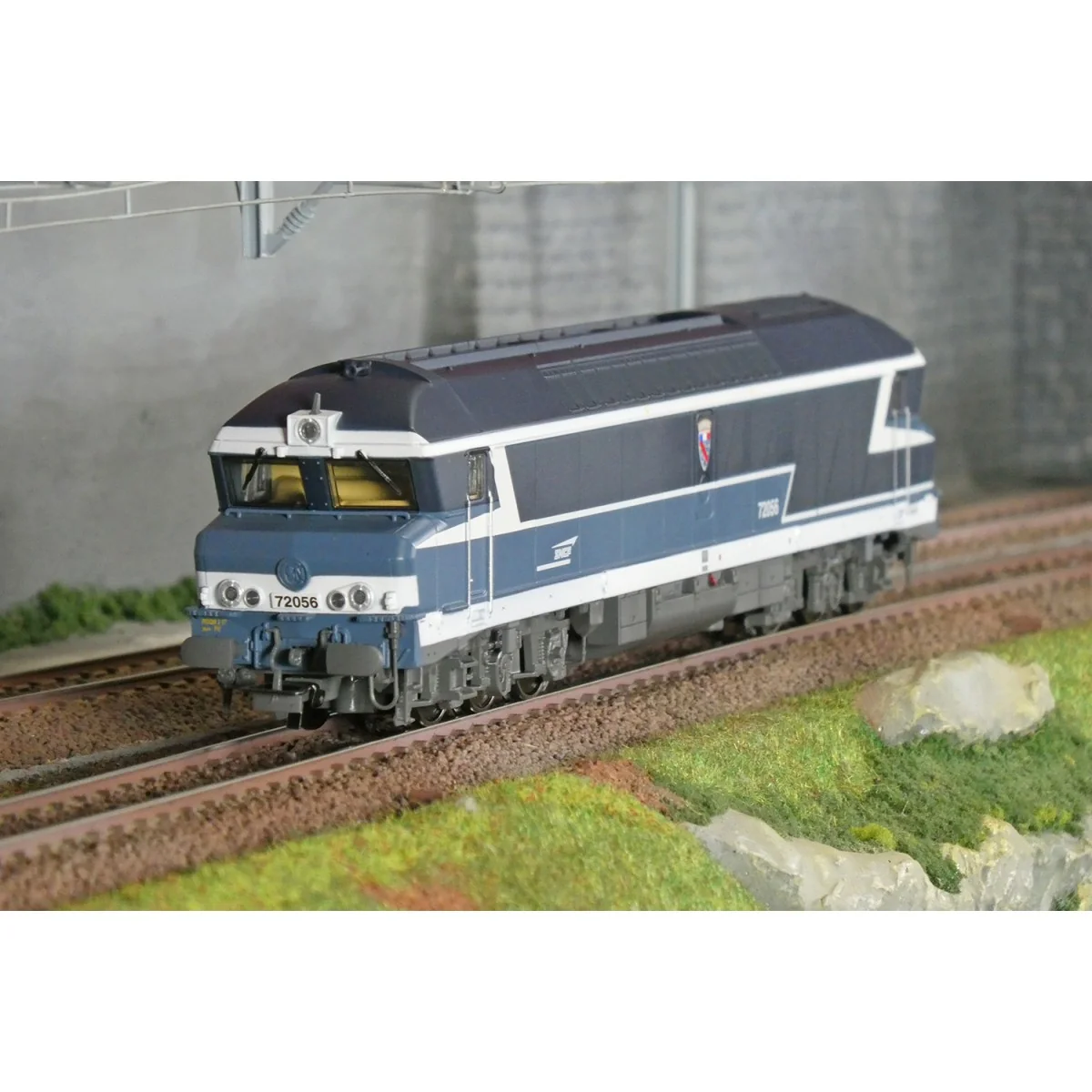 Jouef HJ2621 Locomotive diesel CC 72056, La Bourboule, SNCF, livrée bleue, logo Casquette Jouef HJ2621 - 1