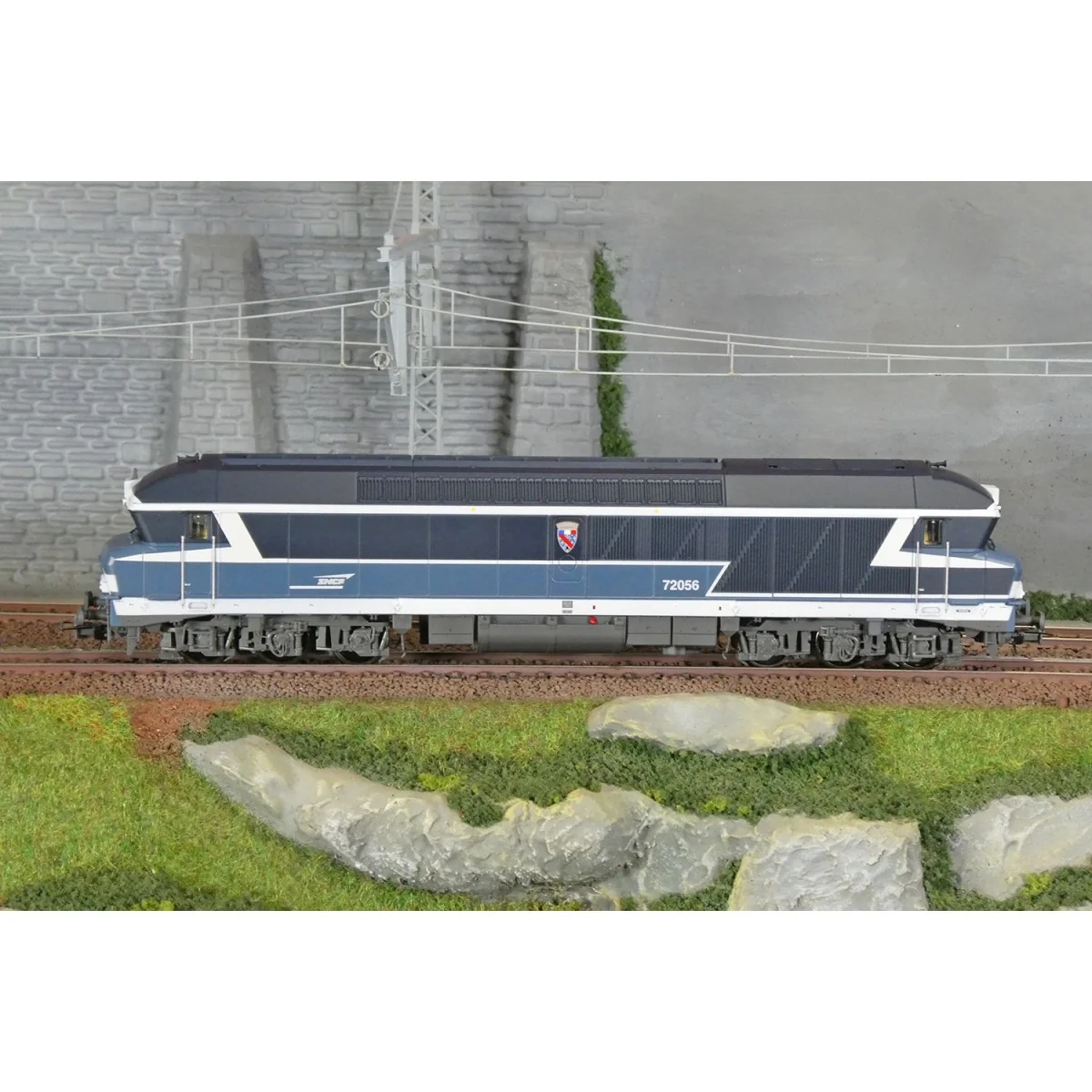 Jouef HJ2621 Locomotive diesel CC 72056, La Bourboule, SNCF, livrée bleue, logo Casquette Jouef HJ2621 - 2