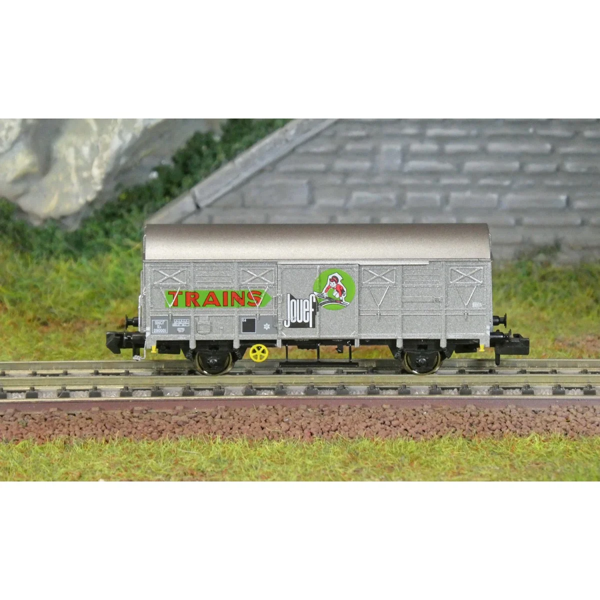Arnold HN6678 Covered axle wagon, Type G4, Permaplex walls, SNCF, J...