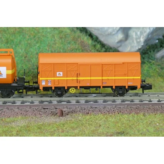 Arnold HN6679 Set of 2 tank and covered wagons with axles, Type G4,... HN6679-Arnold HN6679 Set of 2 tank and covered wagons with axles, Type G4, COLAS Rail, N - 1/160