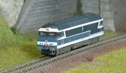 Arnold HN2651S Locomotive diesel CC 72071, livrée bleue origine, Marseille, digitale sonore, N 1/160 Arnold HN2651S - 1