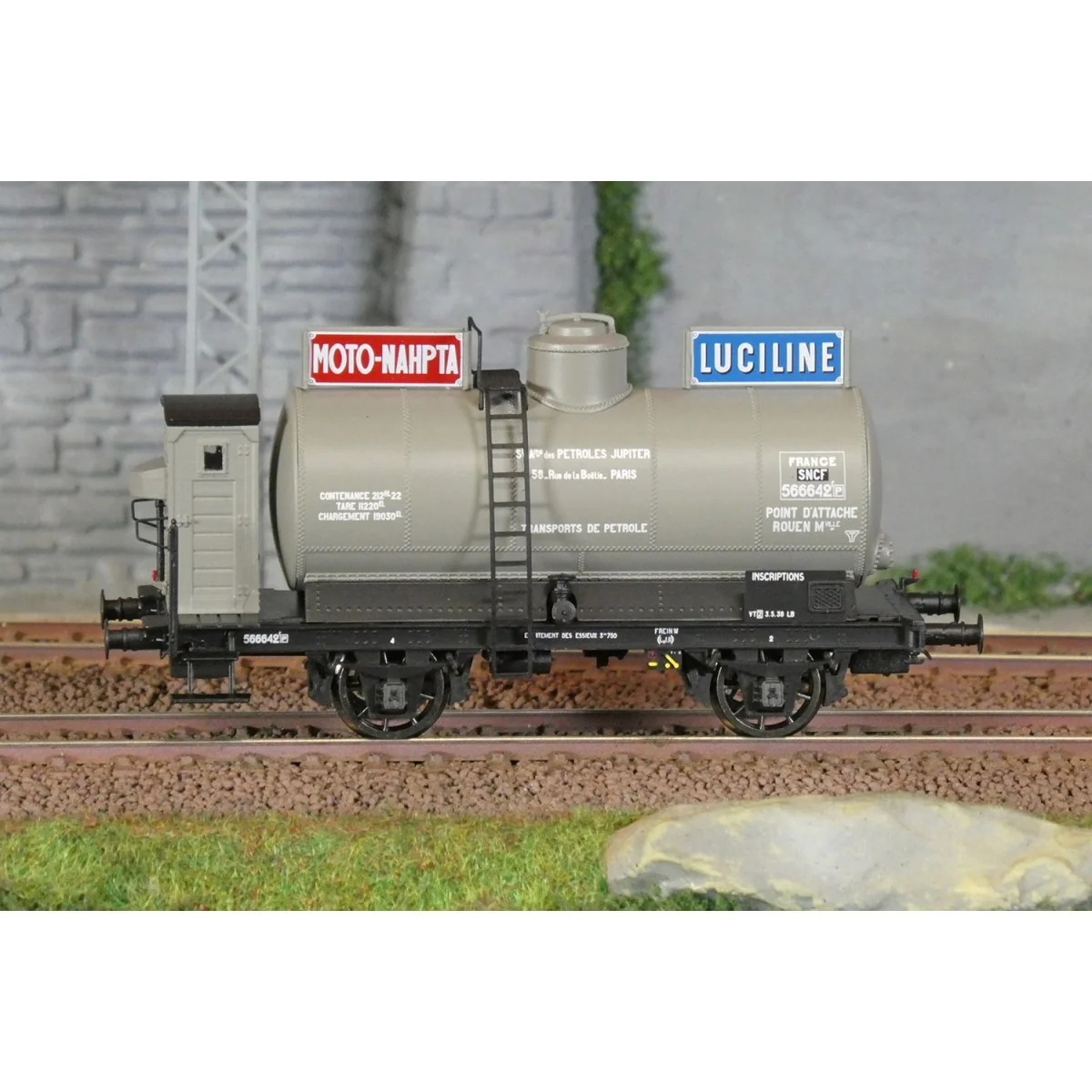 LS Models 30456 OCEM tank wagon, guardhouse, grey, MOTO-NAHPTA LUCI... LS Models 30456 OCEM tank wagon, guardhouse, grey, MOTO-NAHPTA LUCI...