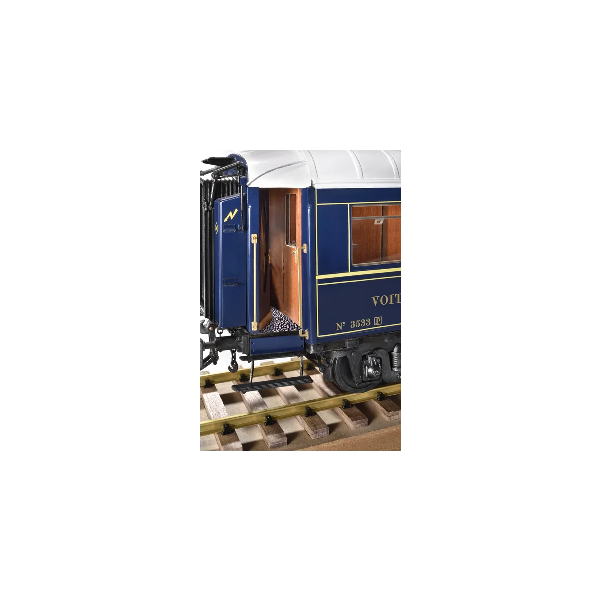 Passenger car CIWL Orient Express 1/32 construction wood Amati - 17...