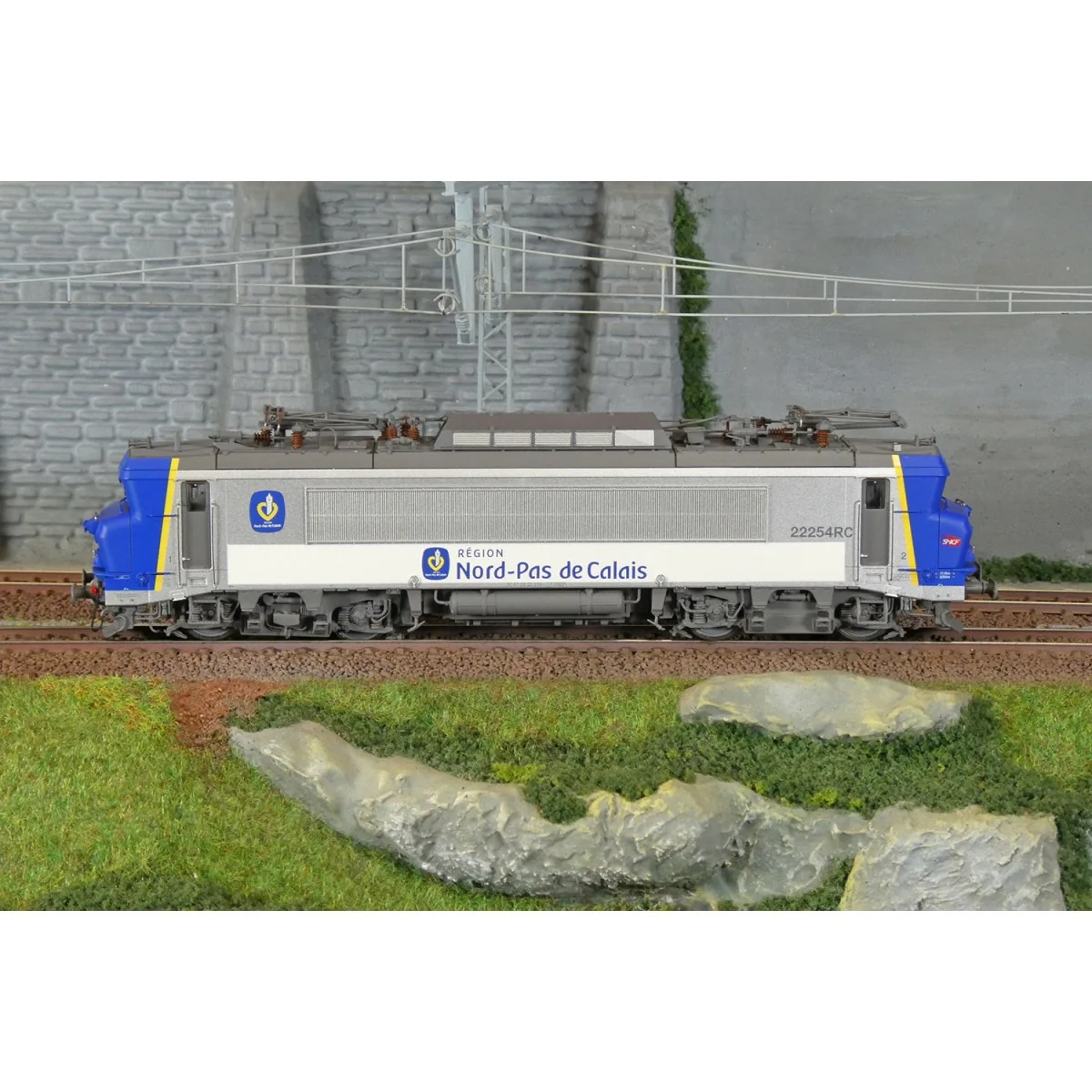 LS Models 10441 SNCF BB 22254RC electric locomotive, Nord-Pas-de-Ca...