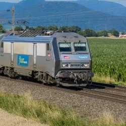 Jouef HJ2470S Locomotive électrique BB 26163R, SNCF, livrée fluo Grand Est, logo Carmillon, digitale sonore Jouef HJ2470S - 1