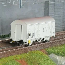 Jouef HJ6311 Wagon couvert à essieux type Us (ex G4), SNCF, « V », gris, gare de Bretigny Jouef HJ6311 - 1