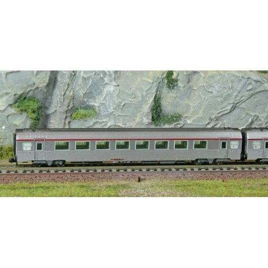 HN4498-Arnold HN4498 Set of 3 Mistral 69 passenger cars, TEE, A3rtu + A8ux2 "Jules Verne", N - 1/160