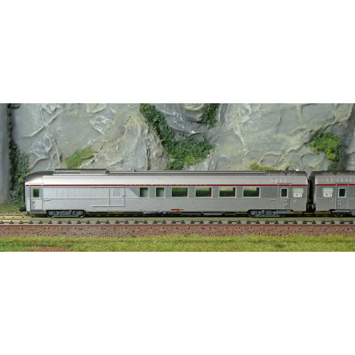 Arnold HN4499 Set of 4 Mistral 69 passenger cars, TEE, Vru + A8tux2...