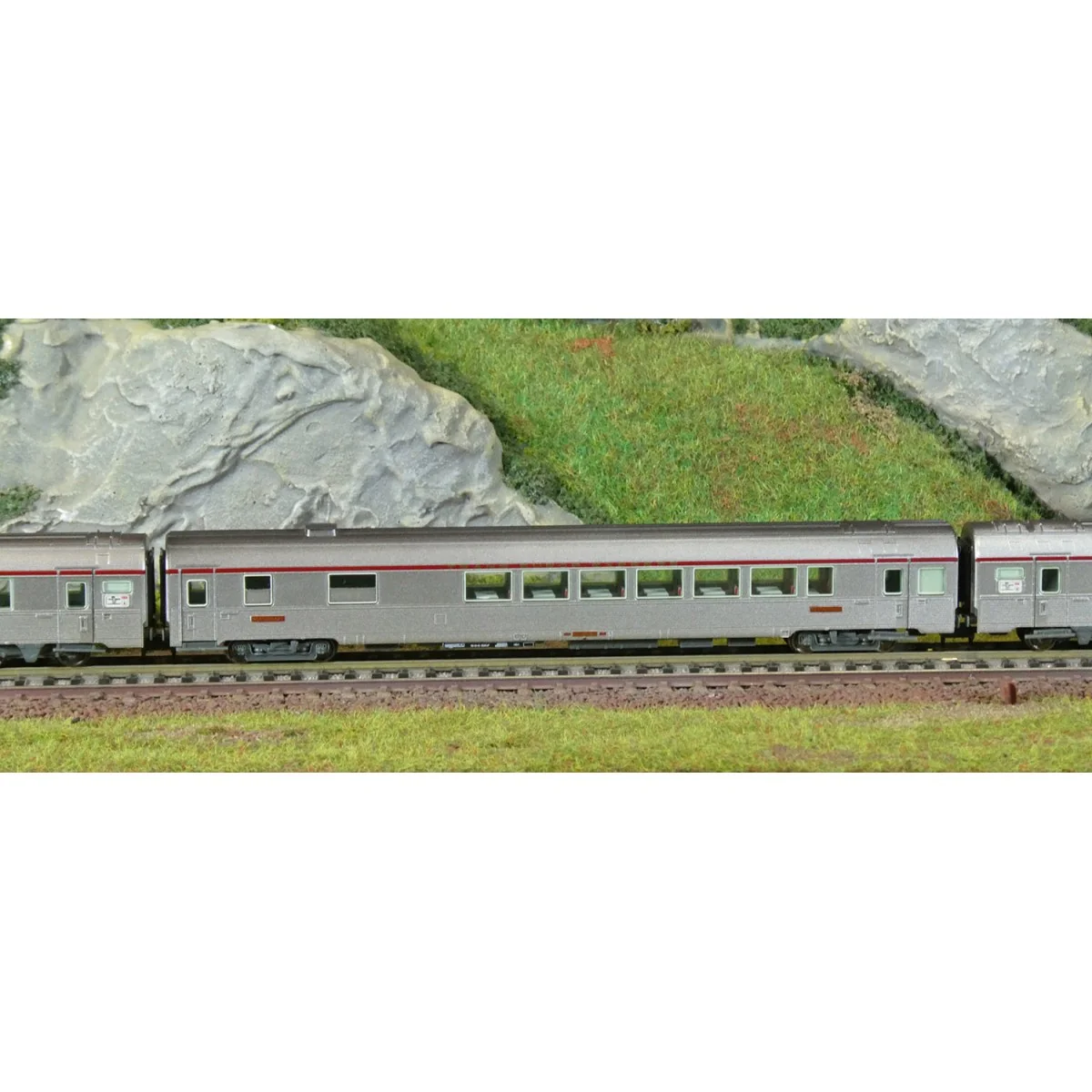 Arnold HN4499 Set of 4 Mistral 69 passenger cars, TEE, Vru + A8tux2...