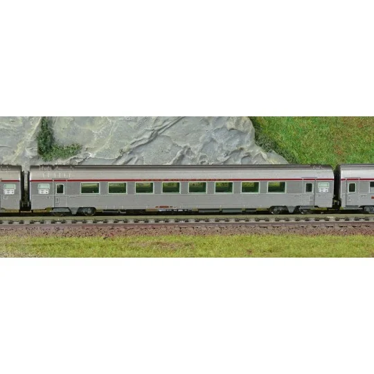 HN4500-Arnold HN4500 Set of 3 Mistral passenger cars, TEE, Vru/A8tu/AD4tux, Nice - Paris, N - 1/160