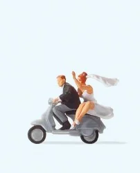 Preiser 28150 figures, Bride and Groom on a Vespa - Preiser - P...