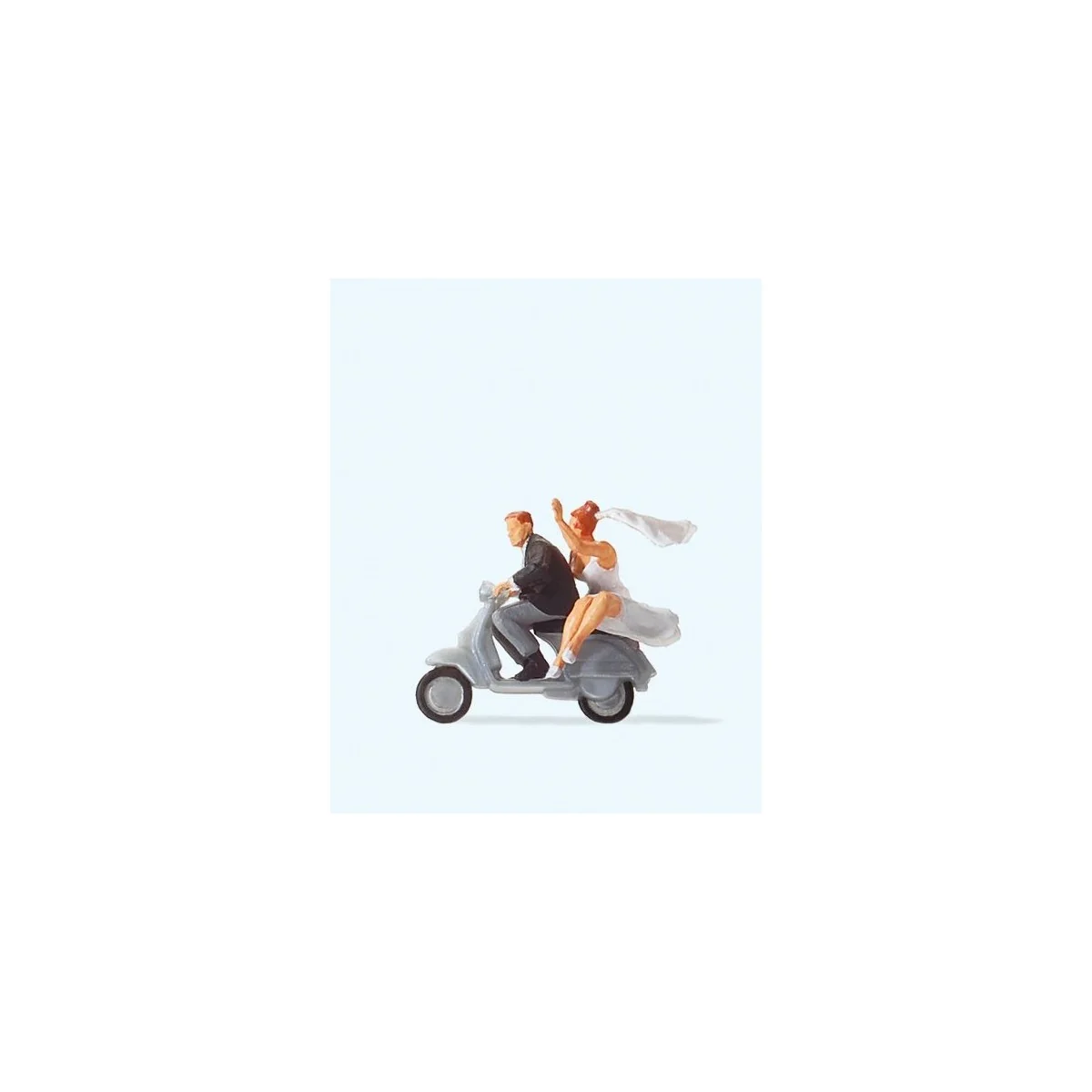 Preiser 28150 figures, Bride and groom couple on Vespa