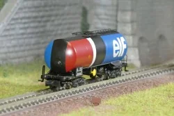 Arnold HN6633 Wagon citerne à bogies, SNCF, ELF, N - 1/160 Arnold HN6633 - 1