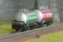 Arnold HN6702 Set de 2 wagons citernes à essieux, SNCF, BYRRH / Préfontaines, N - 1/160 Arnold HN6702 - 1