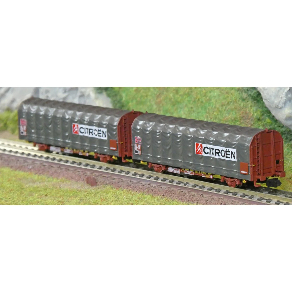 Arnold HN6712 Set of 2 covered wagons with axles, type Kijls K70, S... Arnold HN6712 Set of 2 covered wagons with axles, type Kijls K70, S...