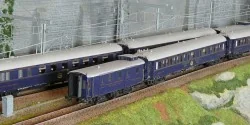 Models Word 1006 Set of 6 Bombay Express, CIWL, illuminated coaches