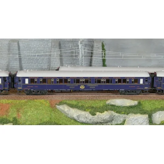 MW_1006-Models Word 1006 Set of 6 Bombay Express, CIWL, illuminated coaches