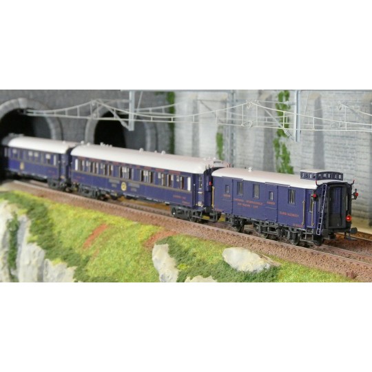 MW_1006-Models Word 1006 Set of 6 Bombay Express, CIWL, illuminated coaches