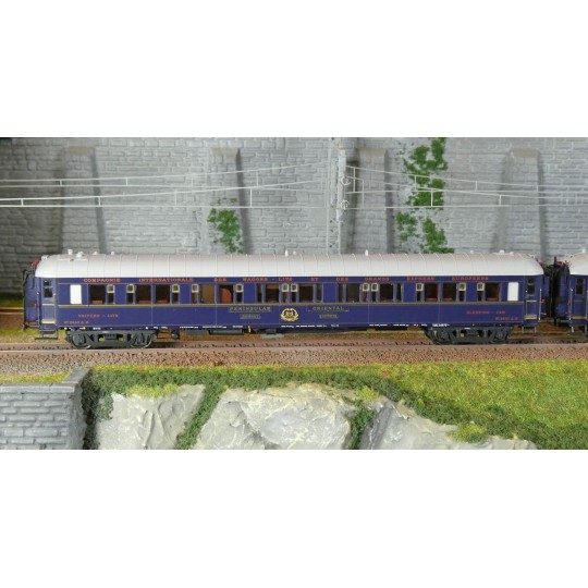 MW_1006-Models Word 1006 Set of 6 Bombay Express, CIWL, illuminated coaches