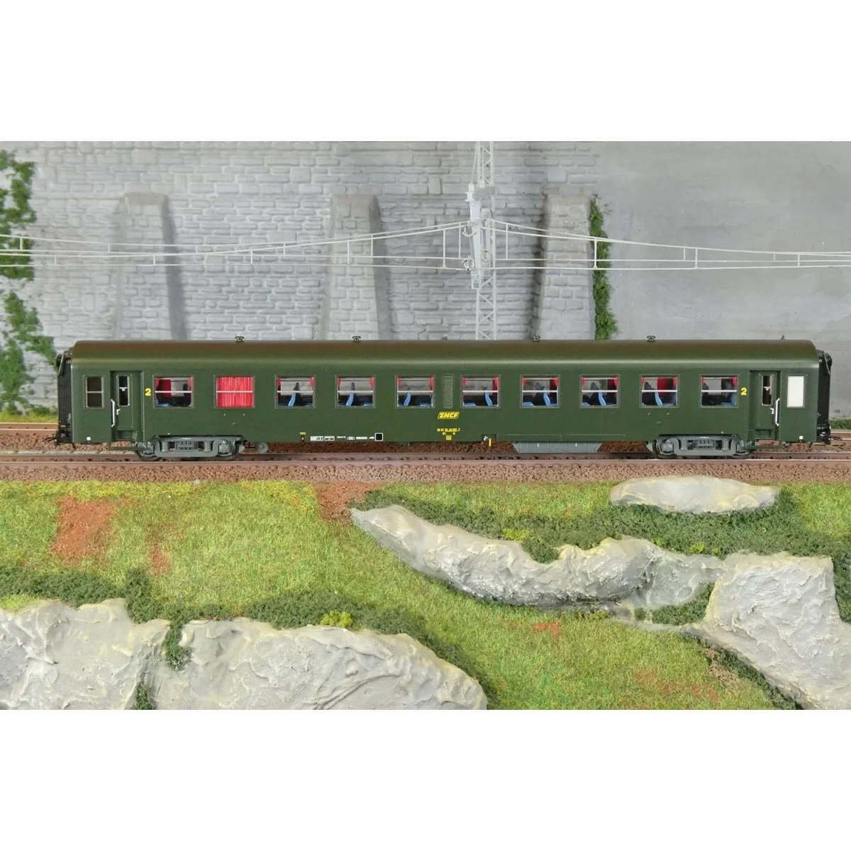 R37 HO42501 USI passenger car, B10t, Y16 bogies, bellows, Batignoll...