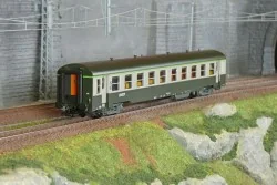 R37 HO42504 Voiture voyageurs USI, B10t, bogies Y16, Inter-circulation UIC, Marseille, éclairée Rail 37 - R37 R37_HO42504 - 1