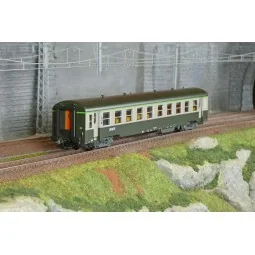 R37 HO42504 Voiture voyageurs USI, B10t, bogies Y16, Inter-circulation UIC, Marseille, éclairée Rail 37 - R37 R37_HO42504 - 1