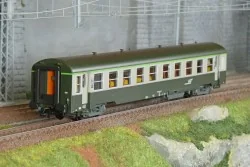 R37 HO42505 Voiture voyageurs USI, B10t, bogies Y16, Inter-circulation UIC, Chambéry, éclairée Rail 37 - R37 R37_HO42505 - 1