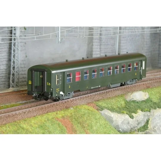 R37_HO42507-R37 HO42507 USI passenger car, Bmyfi 8.3102, Y16 bogies, Avialex independent heating, Batignolles, illuminated