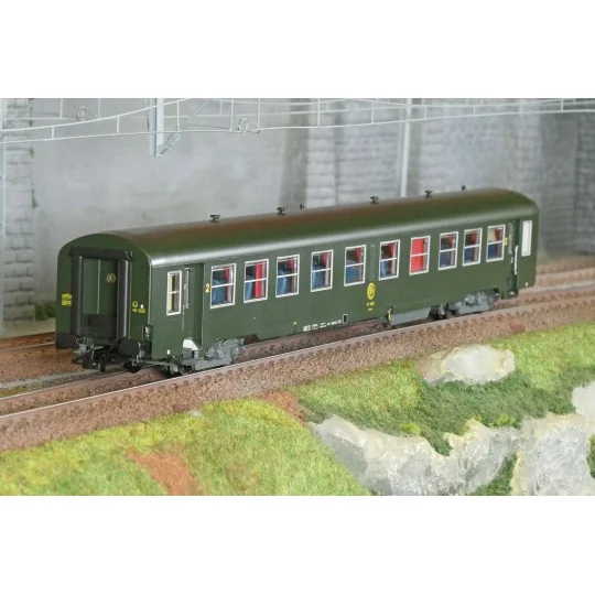 R37_HO42513-R37 HO42513 USI passenger car, B10t 8.4215, Y24 bogies, Avialex independent heating, Batignolles