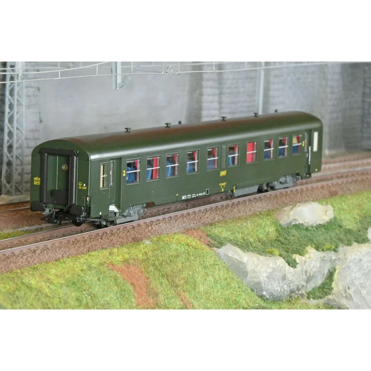 R37 HO42514 Voiture voyageurs USI, B10t, bogies Y24, chauffage auto...