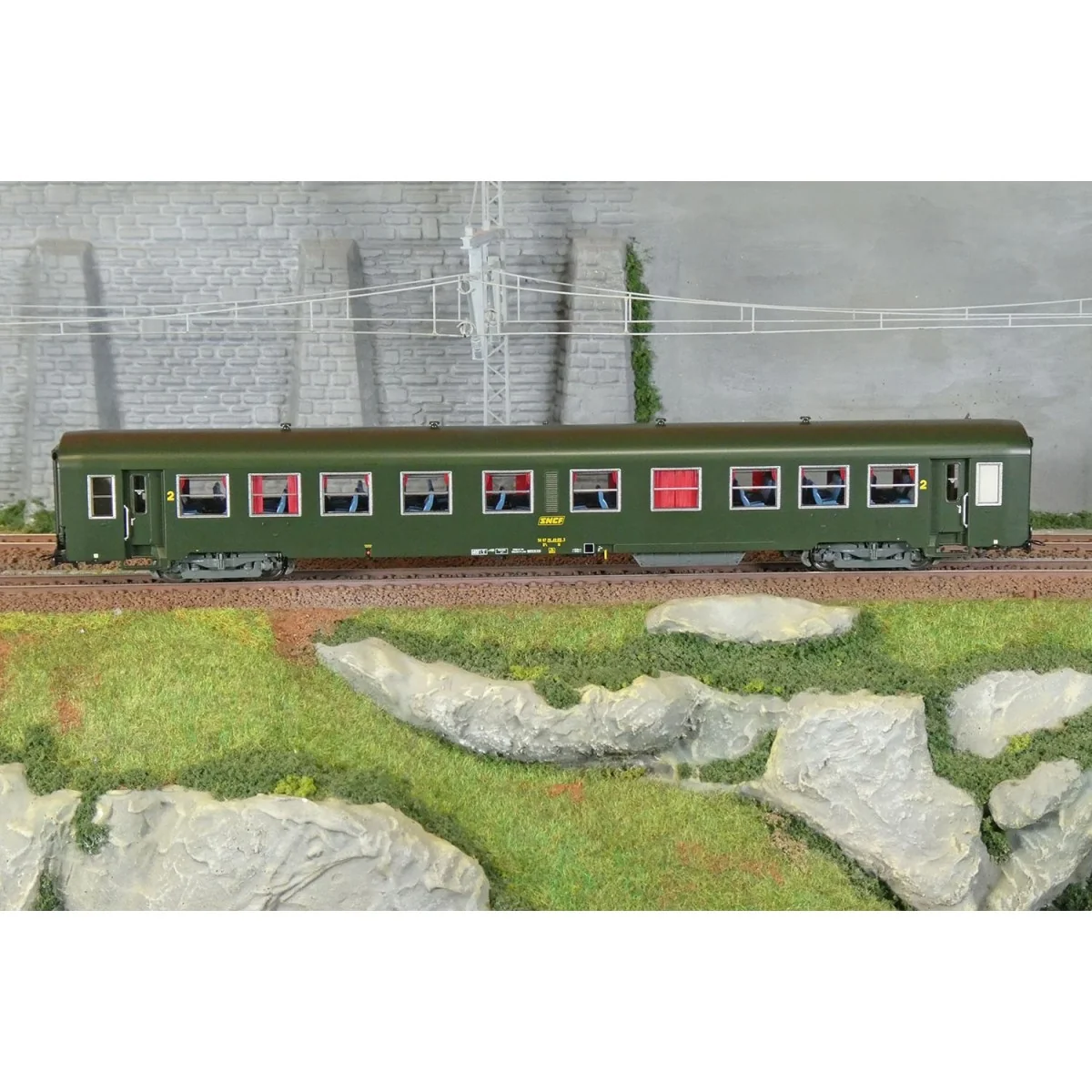 R37 HO42514B Voiture voyageurs USI, B10t, bogies Y24, chauffage aut...