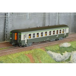 R37 HO42517 Voiture voyageurs USI, B10t, bogies Y24, Dijon, éclairée Rail 37 - R37 R37_HO42517 - 1