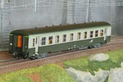 R37 HO42525 Voiture voyageurs USI, B4t4, bogies Y24, Dijon, éclairée Rail 37 - R37 R37_HO42525 - 1