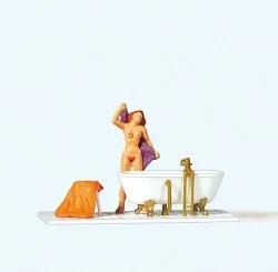 Preiser 28159 figures, woman in bathroom - Preiser - Pre...