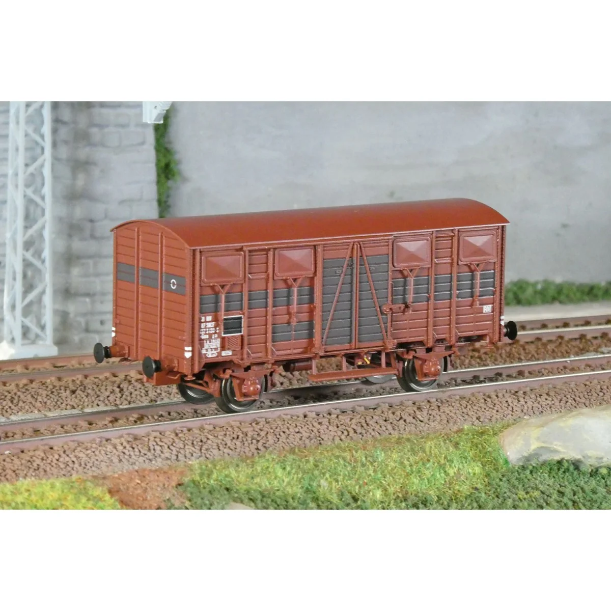 LS Models 31303 Wagon OCEM Gms, SNCF, delivered brown, ep.IVa LS Models 31303 Wagon OCEM Gms, SNCF, delivered brown, ep.IVa